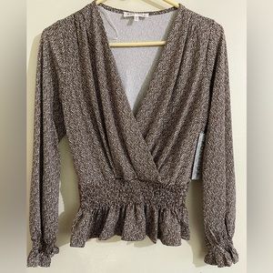 Deep V neck long sleeve crop top ☺️